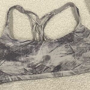 Lululemon Free To Be Zen Bra White & Grey Feather pattern size 8